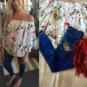 SOLD❗️Off Shoulder DO + BE top